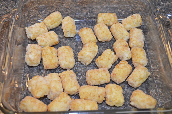 Cheesy Sausage and Tater Tot Casserole by 3GLOL.net