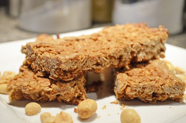 Crunchy Peanut Butter Granola Bars by 3GLOL.net