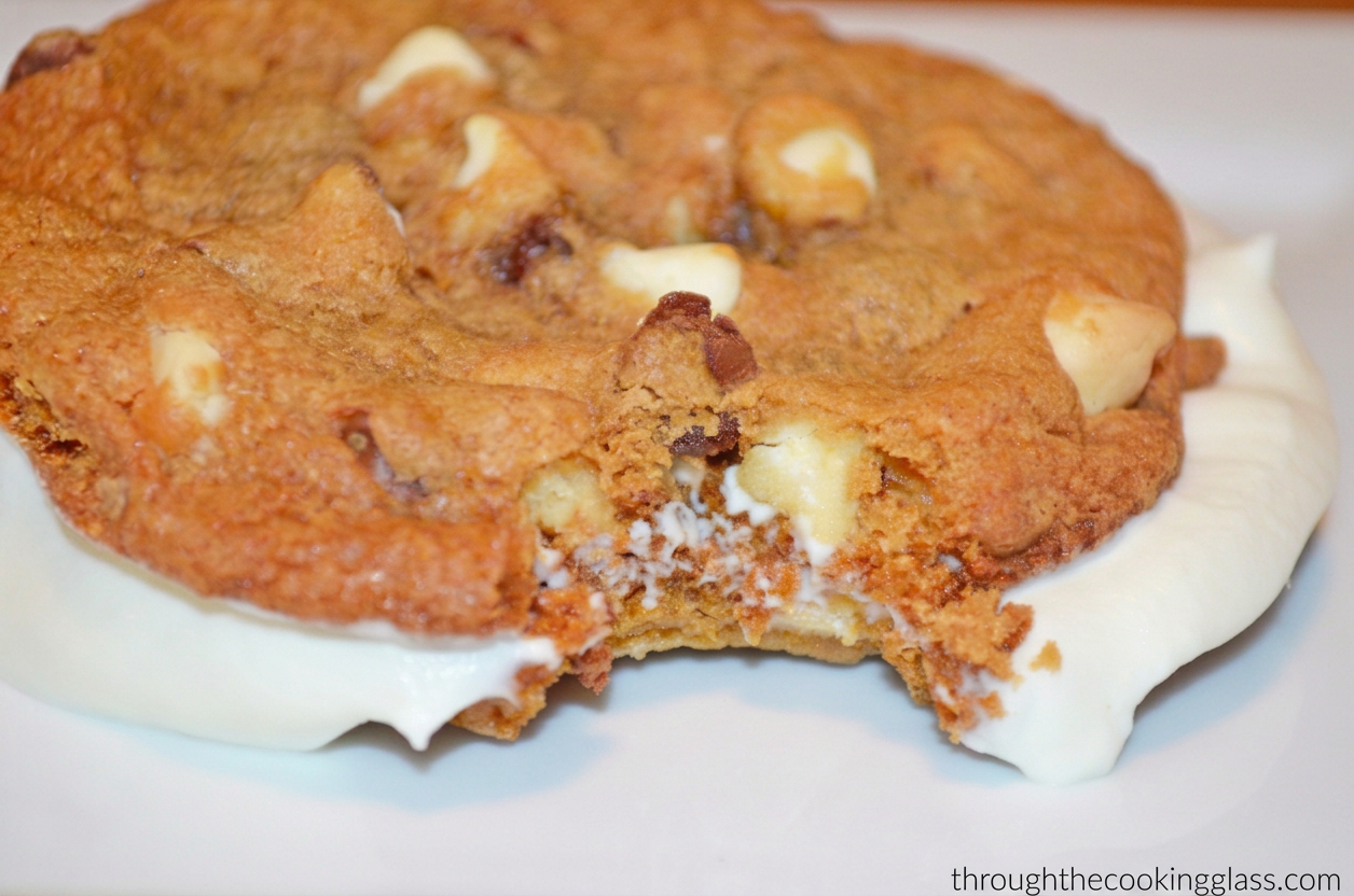 EXTRA Chocolate Chip Cookies by 3glol.net