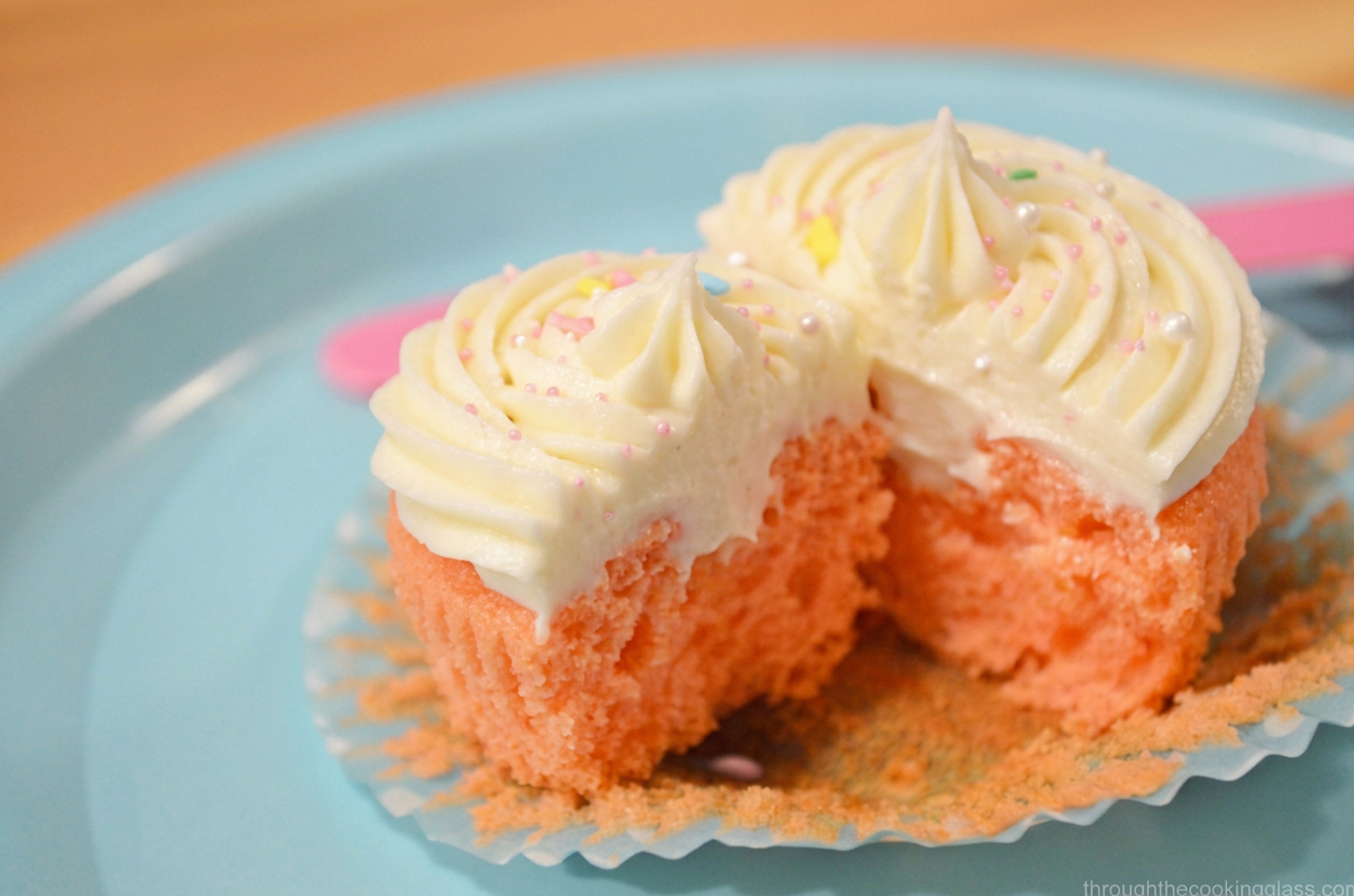 Spring Velvet Cupcakes by 3glol.net