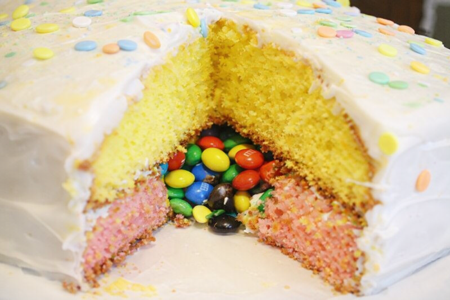 Fun Filled Velvet Cake by 3glol.net